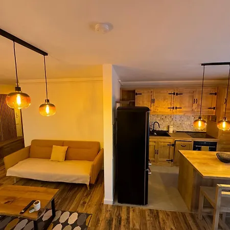 Cozy Two Bedroom *