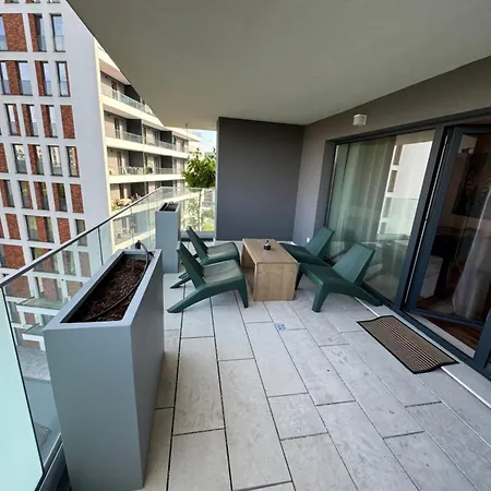 Cozy Two Bedroom *