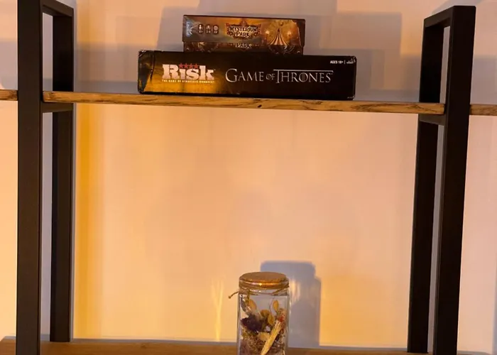 Apartment Cozy Two Bedroom *